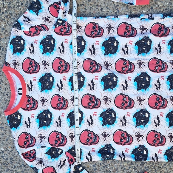 Creepy Co. Presents Beistle Halloween Spooky Skull Cat & Spiderweb Print Pajamas - Picture 4 of 15